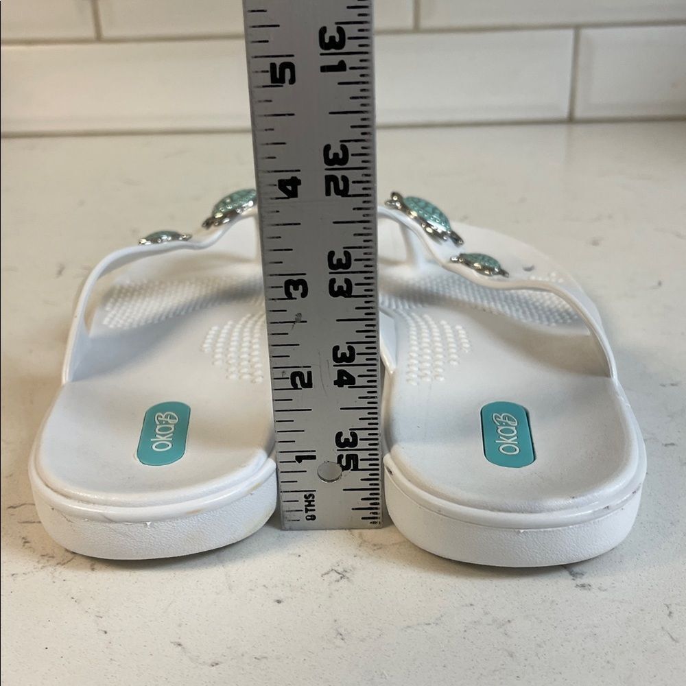 OKA B. White Theresa Sea Turtle Flip Flops Size M/L 8.5-9.5 - Picture 4 of 17